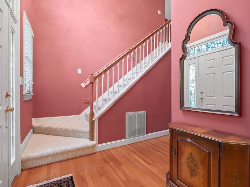 9 Silver Birch Ct, Chapel Hill, NC 27517