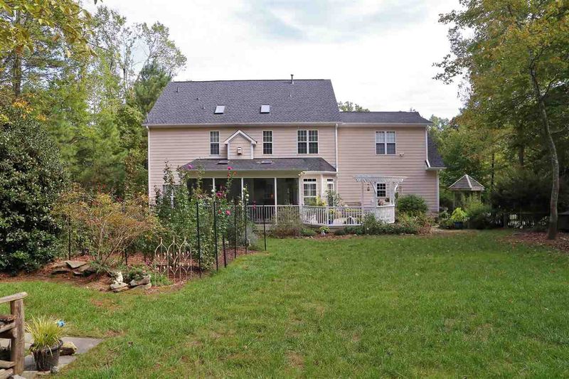 9 Steepleton Ct, Hillsborough, NC 27278