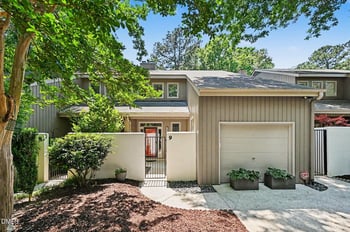 9 Tottenham Ln, Chapel Hill, NC 27517