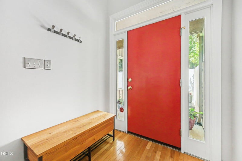 9 Tottenham Ln, Chapel Hill, NC 27517