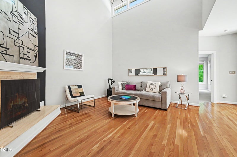 9 Tottenham Ln, Chapel Hill, NC 27517