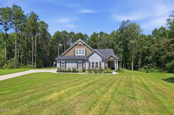 90 Blackberry Ln, Benson, NC 27504