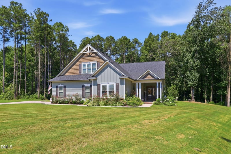 90 Blackberry Ln, Benson, NC 27504