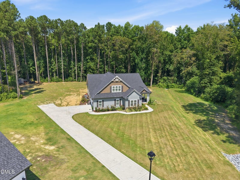 90 Blackberry Ln, Benson, NC 27504