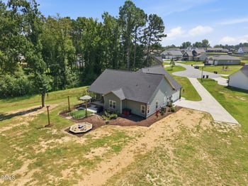 90 Blackberry Ln, Benson, NC 27504