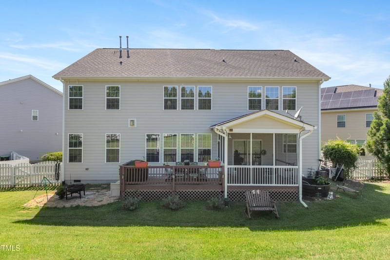 90 Calvert Ct, Clayton, NC 27527
