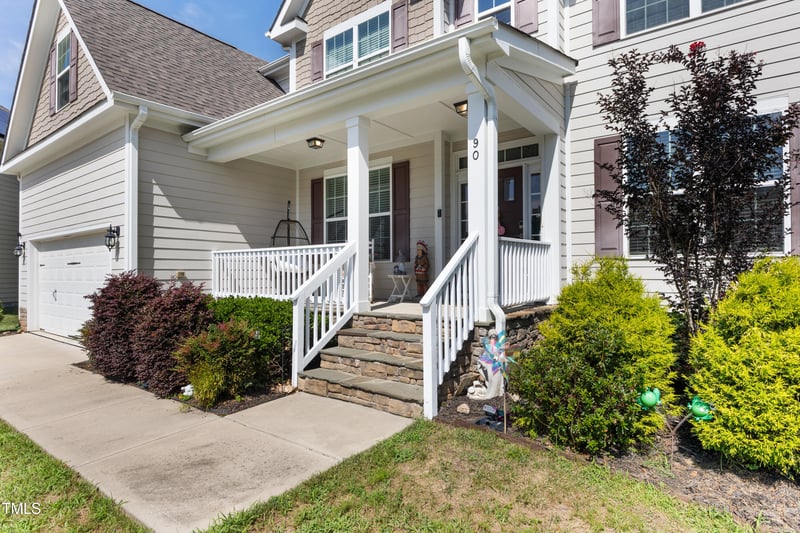 90 Calvert Ct, Clayton, NC 27527