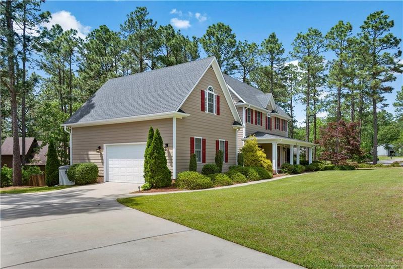 90 Harborview Dr, Sanford, NC 27332