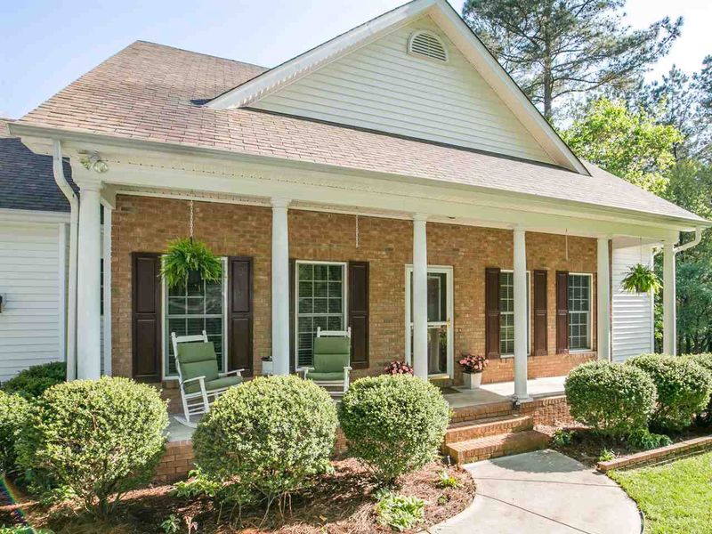 90 Highview Dr, Youngsville, NC 27596