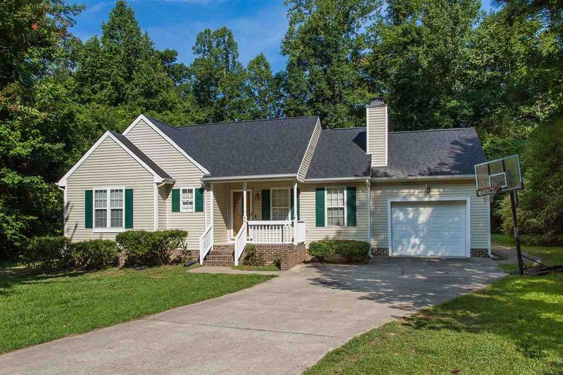 90 Hollyfield Ln, Youngsville, NC 27596