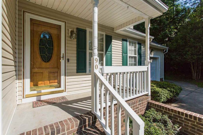 90 Hollyfield Ln, Youngsville, NC 27596
