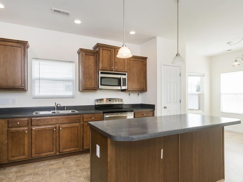 90 Ingle Vw, Burlington, NC 27215