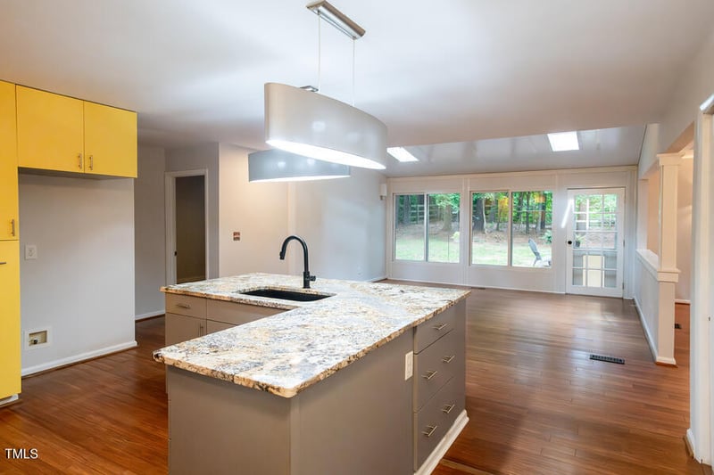 90 Oak Leaf Ln, Chapel Hill, NC 27516