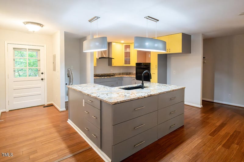 90 Oak Leaf Ln, Chapel Hill, NC 27516
