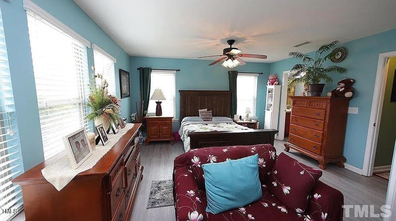 90 Reunion Ct, Garner, NC 27529