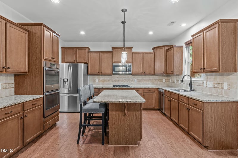 900 Bay Bouquet Ln, Apex, NC 27523