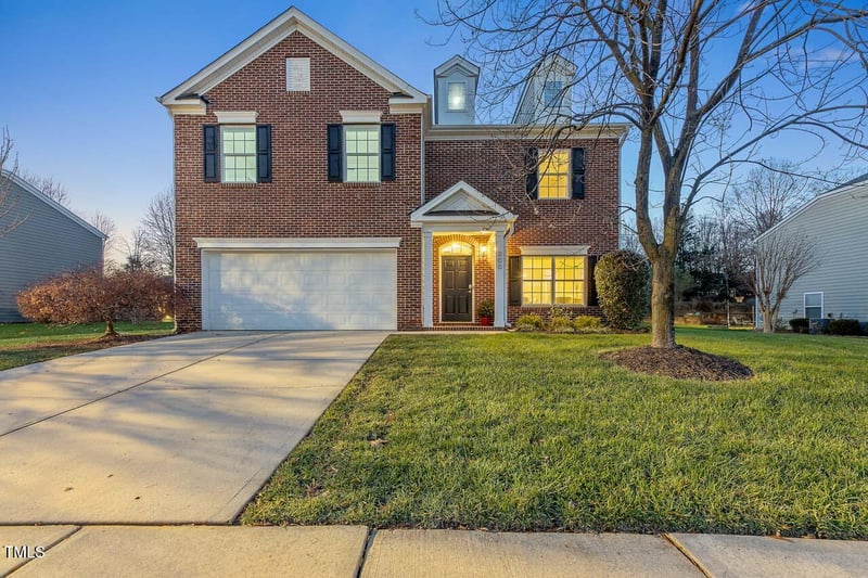 900 Blue Thorn Dr, Apex, NC 27539