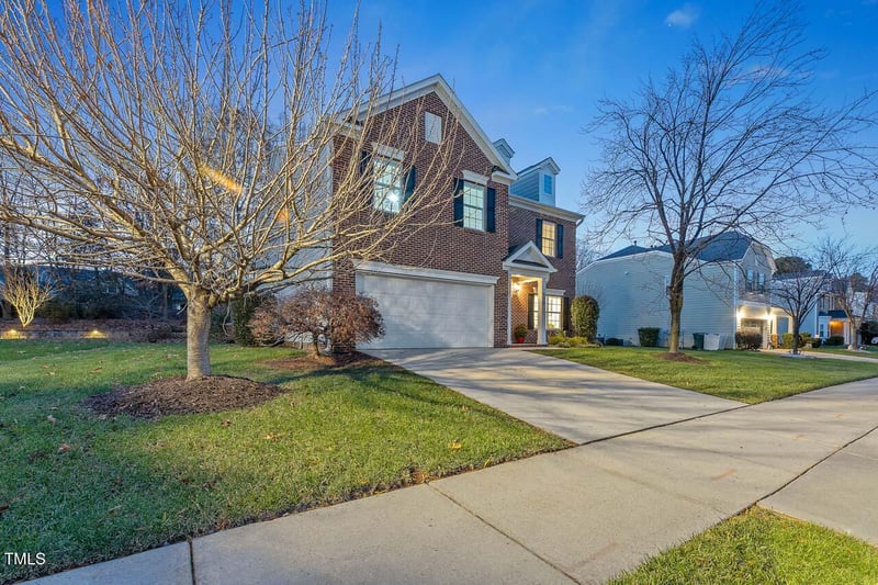 900 Blue Thorn Dr, Apex, NC 27539