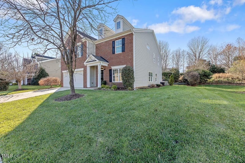 900 Blue Thorn Dr, Apex, NC 27539