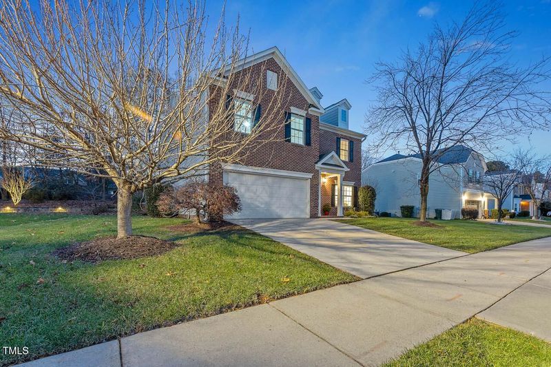 900 Blue Thorn Dr, Apex, NC 27539