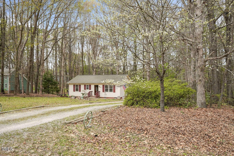 900 Cricket Knoll Rd, Fuquay Varina, NC 27526