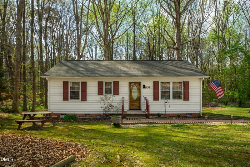 900 Cricket Knoll Rd, Fuquay Varina, NC 27526