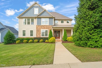 900 Green Oaks Pw, Holly Springs, NC 27540