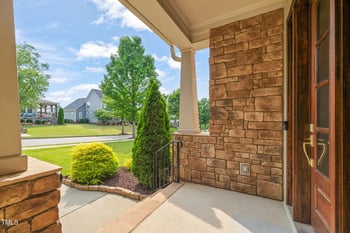 900 Green Oaks Pw, Holly Springs, NC 27540