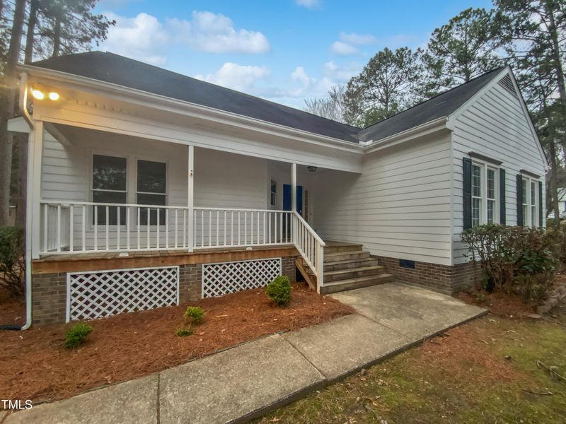900 Oakwater Dr, Garner, NC 27529
