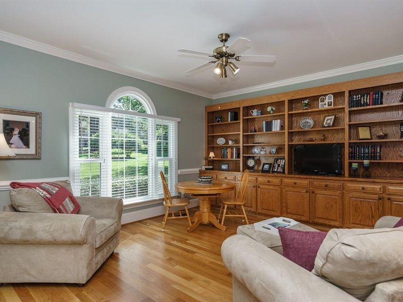 900 Rockfall Ct, Raleigh, NC 27614