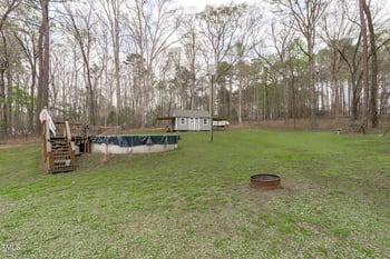 900 Stoneybrook Dr, Sanford, NC 27330
