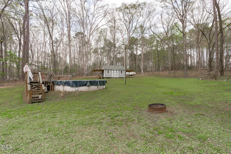 900 Stoneybrook Dr, Sanford, NC 27330