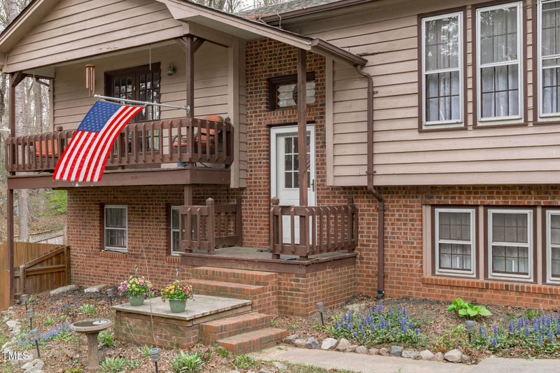 900 Stoneybrook Dr, Sanford, NC 27330