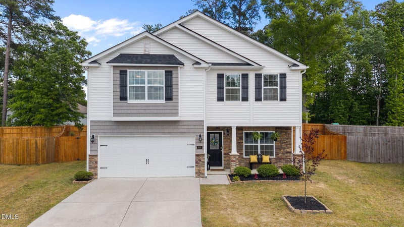 900 Winter Cress Dr, Zebulon, NC 27597