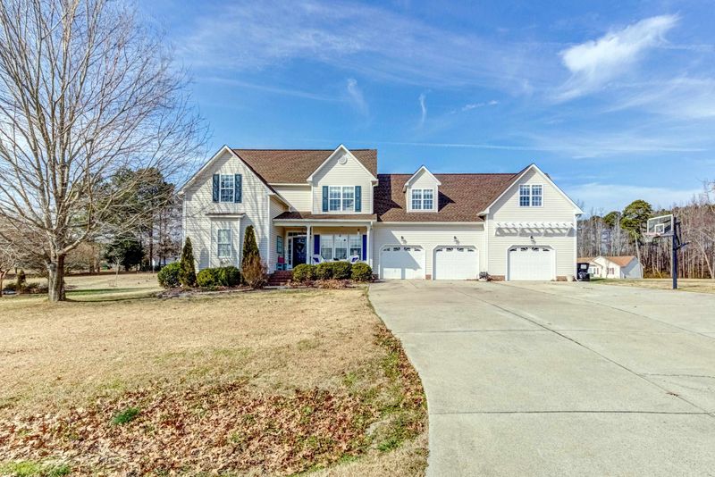 9000 Britt Farm Dr, Raleigh, NC 27603