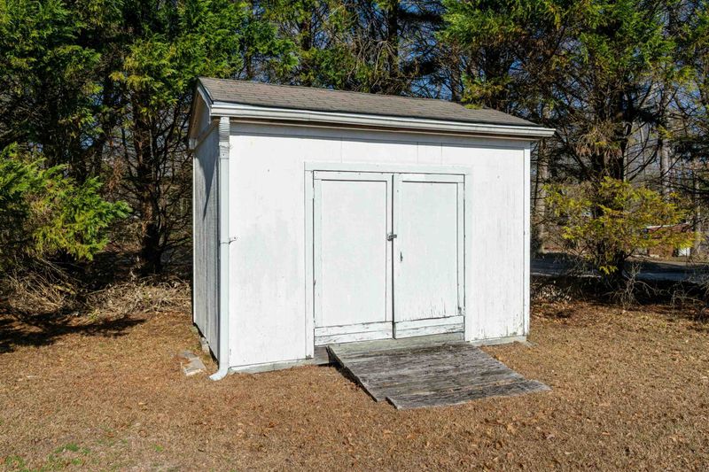 9000 Forest Leaf Rd, Willow Springs, NC 27592