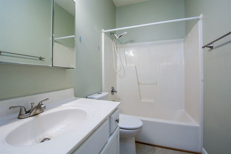 9000 Hillcross Cir, Raleigh, NC 27615