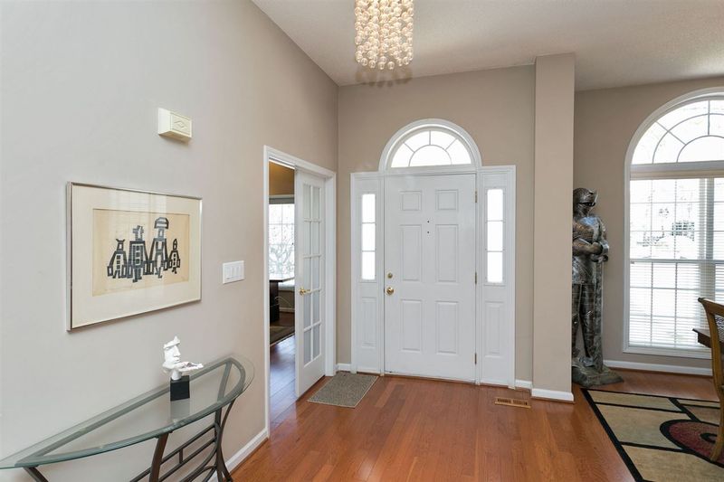 9001 Blakehurst Dr, Raleigh, NC 27617