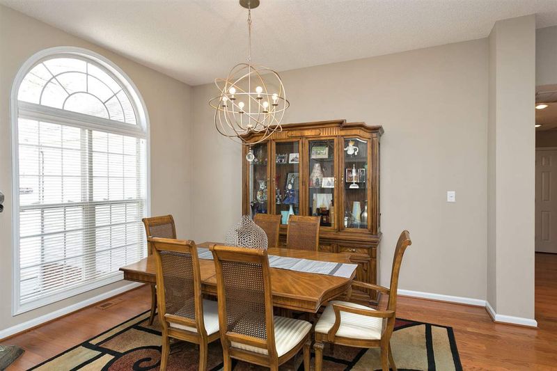 9001 Blakehurst Dr, Raleigh, NC 27617