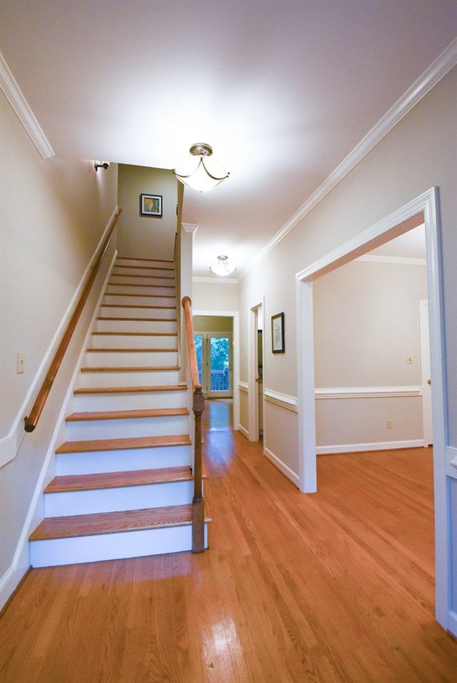 9004 Enfield Ct, Raleigh, NC 27615