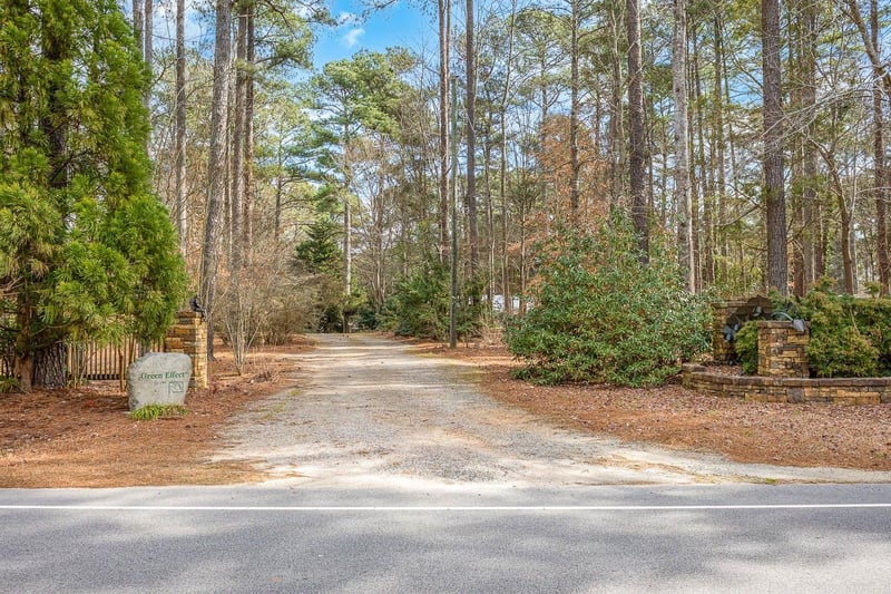 9006 Honeycutt Rd, Raleigh, NC 27615