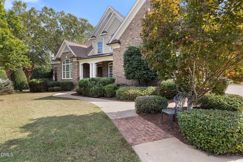 9008 Chelsea Dr, Raleigh, NC 27603