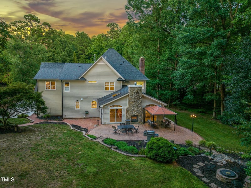 9009 Hometown Dr, Raleigh, NC 27615