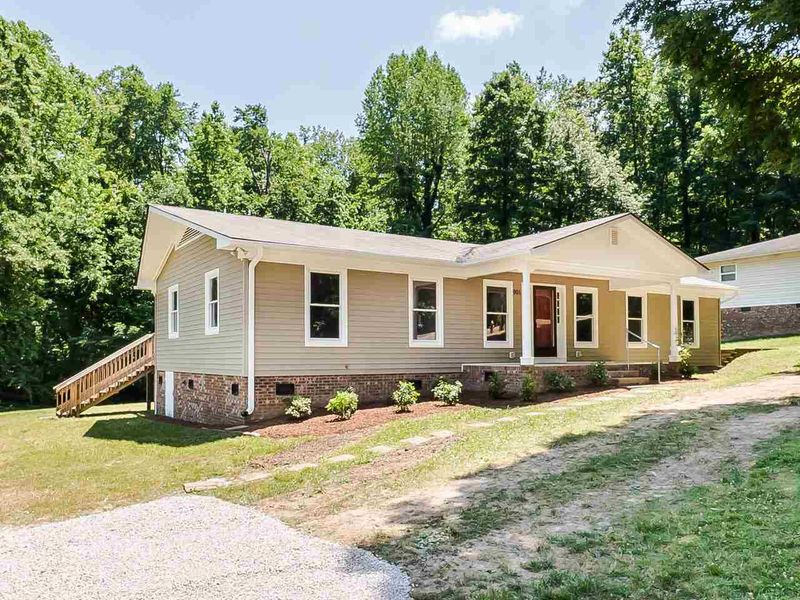 901 Allister Dr, Durham, NC 27703