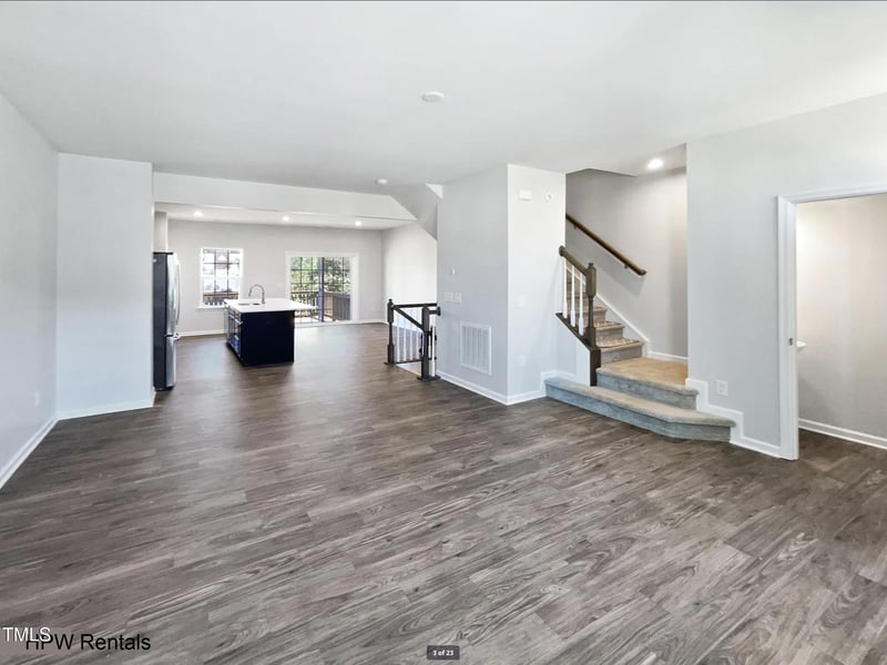 901 Arnold Place Dr, Fuquay Varina, NC 27526