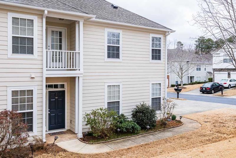 901 Bartlett Cir, Hillsborough, NC 27278