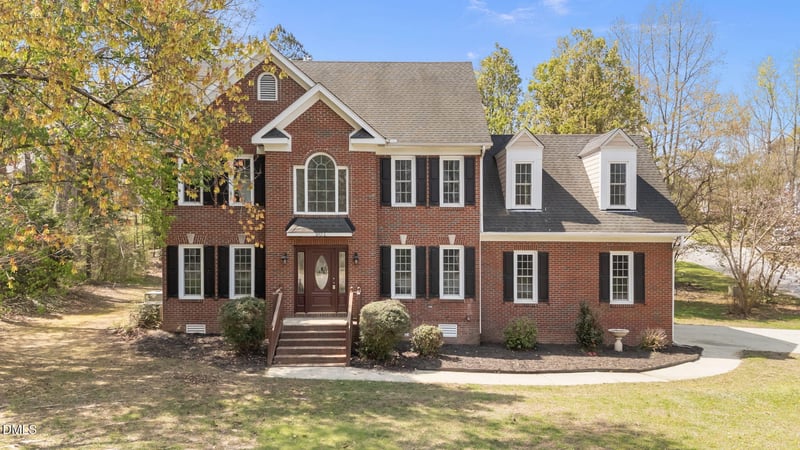 901 Birkdale Dr, Clayton, NC 27527