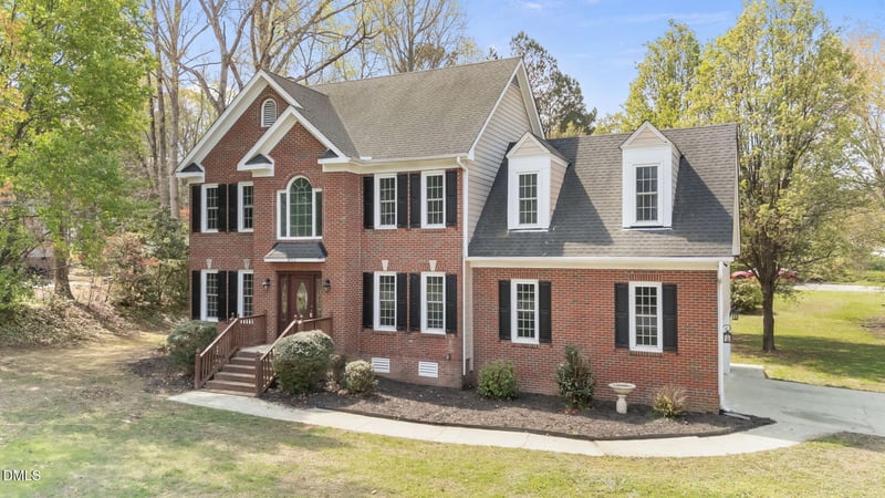 901 Birkdale Dr, Clayton, NC 27527