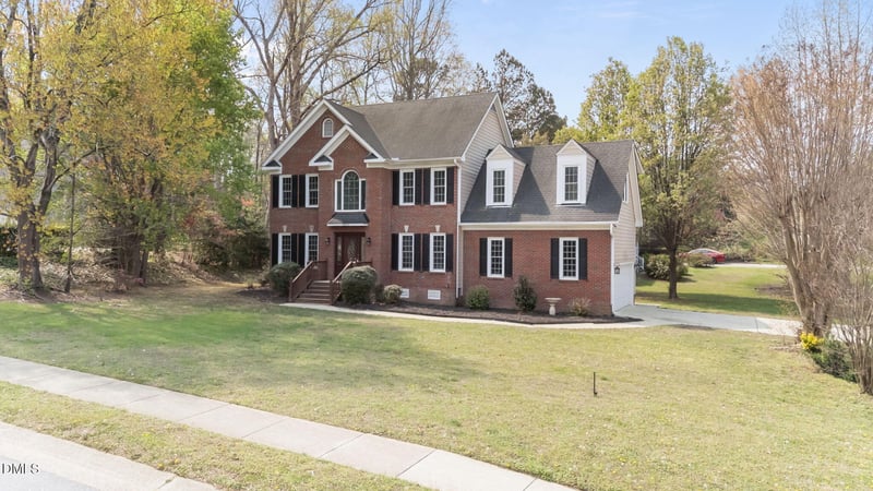 901 Birkdale Dr, Clayton, NC 27527