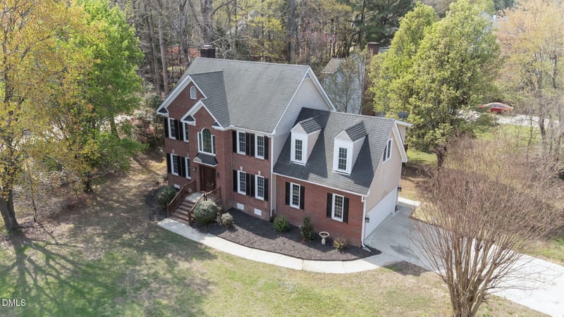 901 Birkdale Dr, Clayton, NC 27527